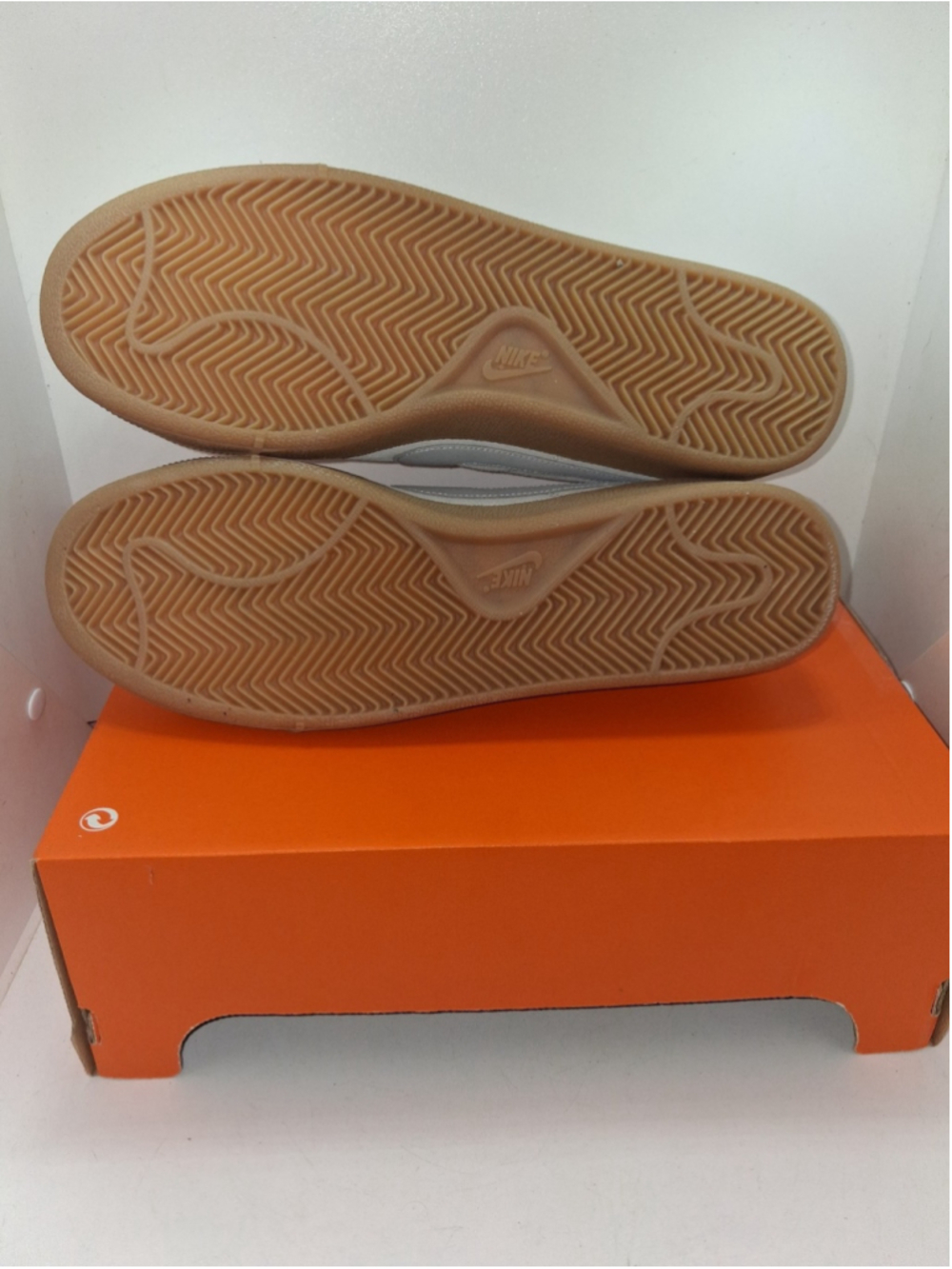 Nike Women's Court Royale Suede Platinum Gum Casual Shoes Trainers New Size 12 - Picture 7 of 9